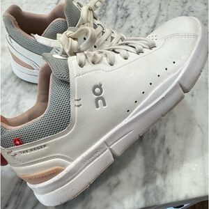 On Cloud tennis shoes